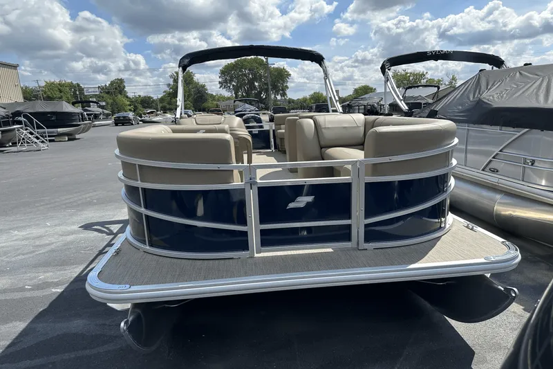 Slide: The Image of Starcraft LX 22 R 2025 - 2