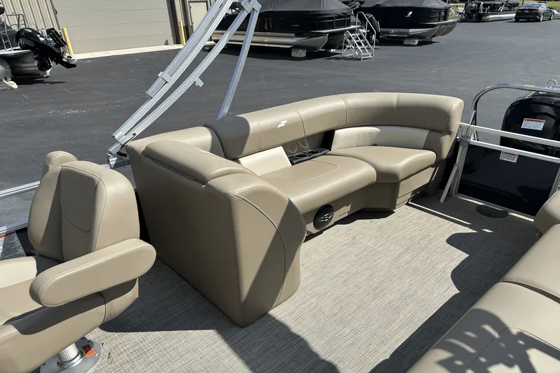 Slide: The Image of Starcraft LX 22 R 2025 - 20