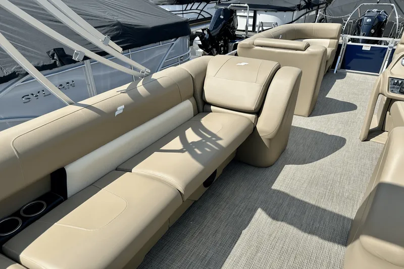 Slide: The Image of Starcraft LX 22 R 2025 - 23