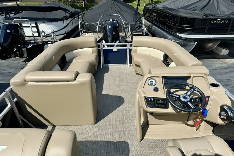 Slide: The Image of Starcraft LX 22 R 2025 - 27