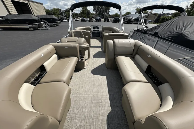 Slide: The Image of Starcraft LX 22 R 2025 - 6