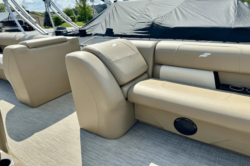 Slide: The Image of Starcraft LX 22 R 2025 - 8