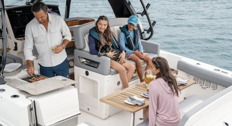 The Image of Boston Whaler 380 Realm 2027 - 0