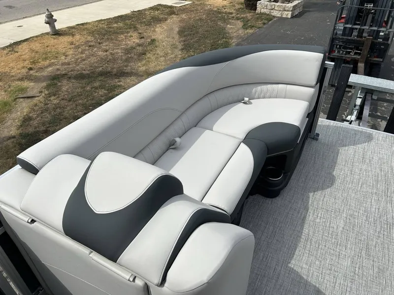 Slide: The Image of Avalon LSZ 23 Rear Fish 2027 - 23