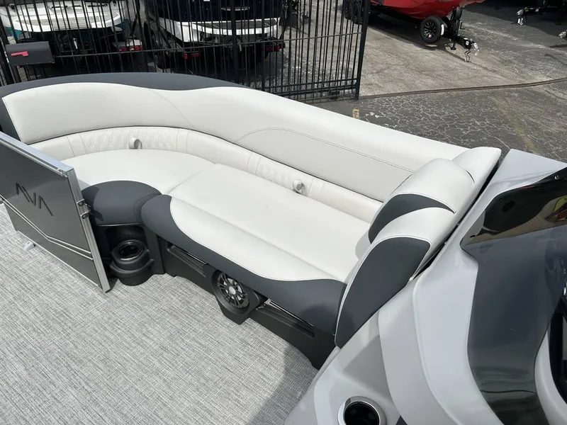 Slide: The Image of Avalon LSZ 23 Rear Fish 2027 - 22