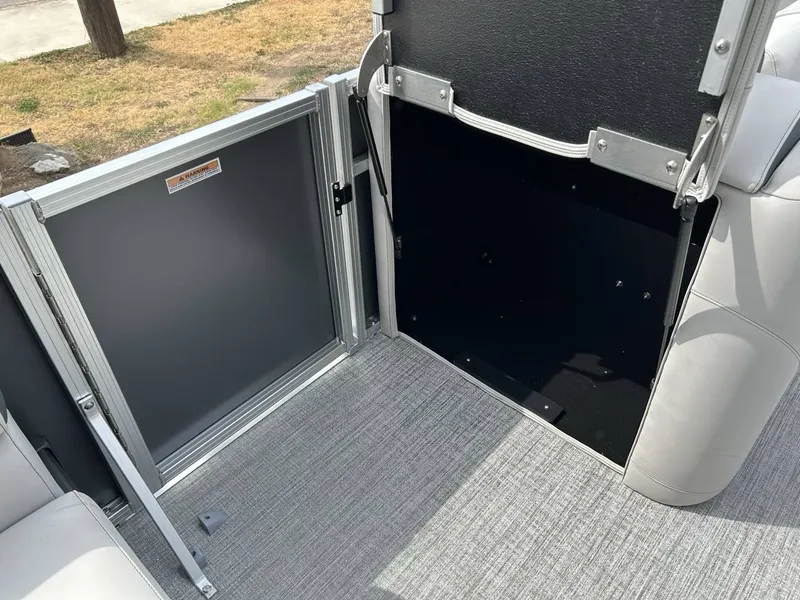 Slide: The Image of Avalon LSZ 23 Rear Fish 2027 - 21