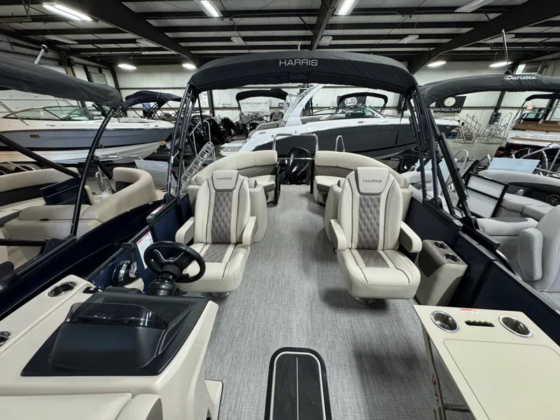 Slide: The Image of Harris 230 Sunliner 2025 - 14