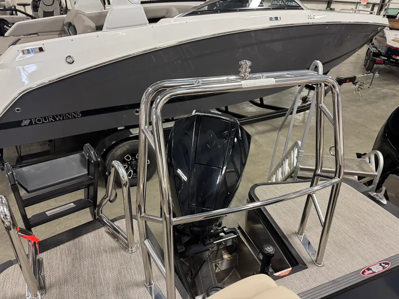 Slide: The Image of Harris 230 Sunliner 2025 - 17