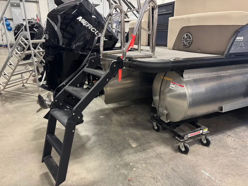 Slide: The Image of Harris 230 Sunliner 2025 - 20