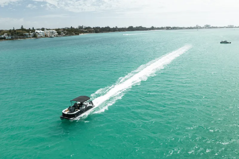 Slide: The Image of Harris Sunliner 230 2025 - 5