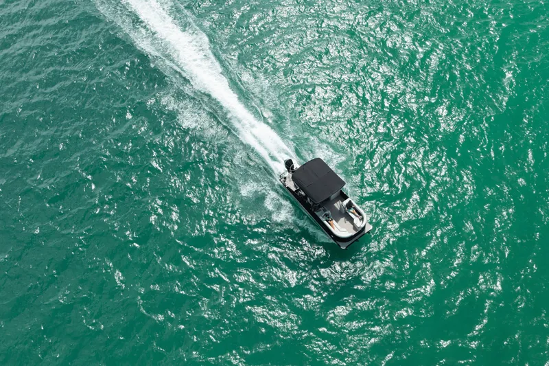 Slide: The Image of Harris Sunliner 230 2025 - 6