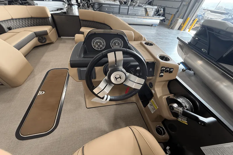 Slide: The Image of Harris 230 Sunliner 2025 - 11