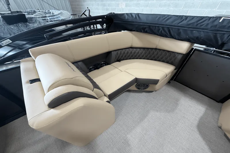 Slide: The Image of Harris 230 Sunliner 2025 - 18