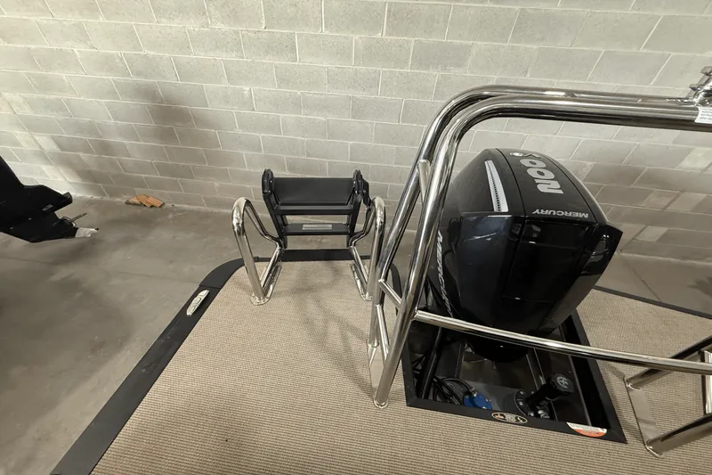 Slide: The Image of Harris 230 Sunliner 2025 - 20