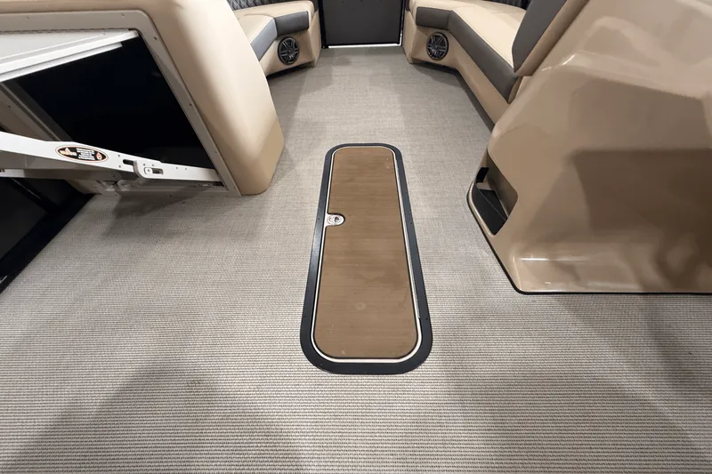 Slide: The Image of Harris 230 Sunliner 2025 - 21