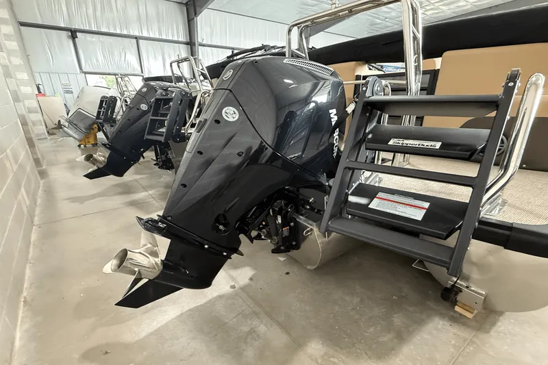 Slide: The Image of Harris 230 Sunliner 2025 - 24