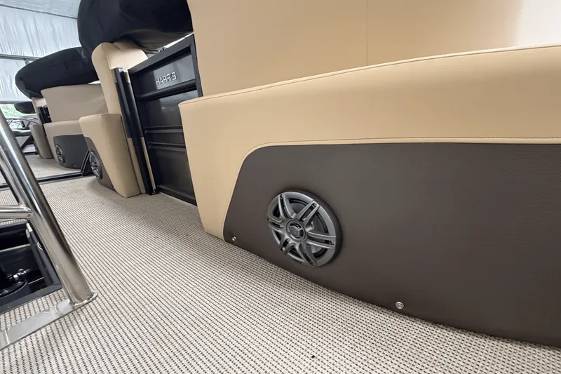 Slide: The Image of Harris 230 Sunliner 2025 - 26