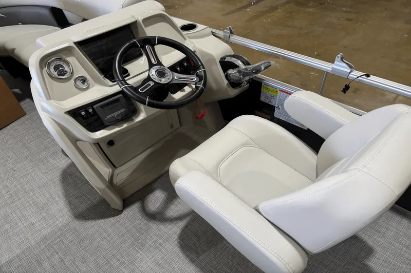 Slide: The Image of Starcraft LX 20 CB 2025 - 3