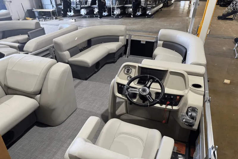 Slide: The Image of Starcraft LX 20 CB 2025 - 4