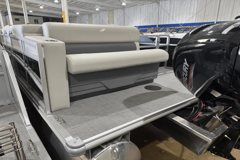 Slide: The Image of Starcraft LX 20 CB 2025 - 5