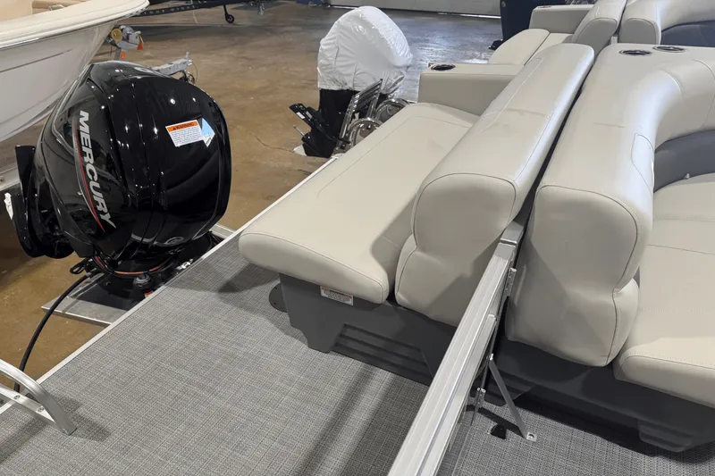 Slide: The Image of Starcraft LX 20 CB 2025 - 6