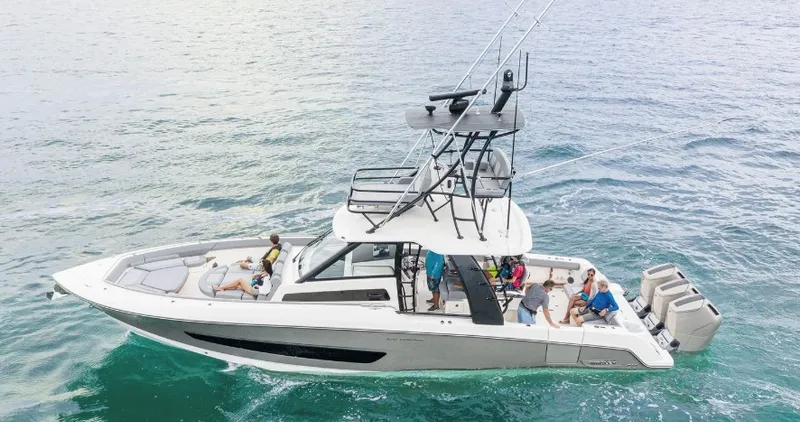 The Image of Boston Whaler 420 Outrage 2027 - 0