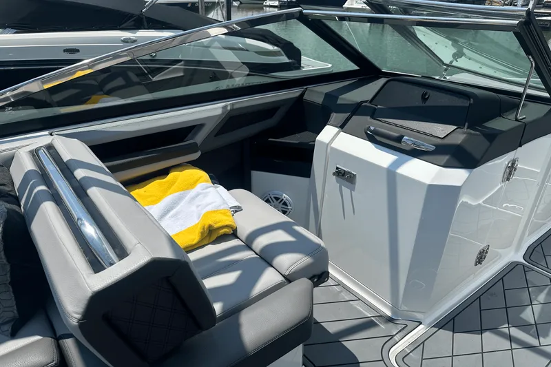 Slide: The Image of Cobalt R6 2021 - 10