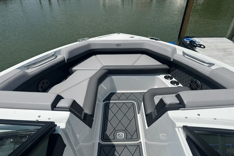 Slide: The Image of Cobalt R6 2021 - 12