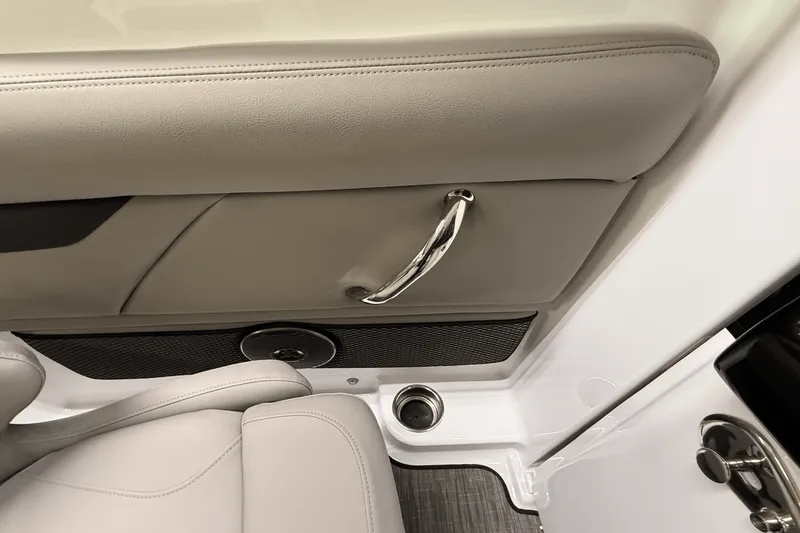 Slide: The Image of Four Winns HD3 2025 - 24