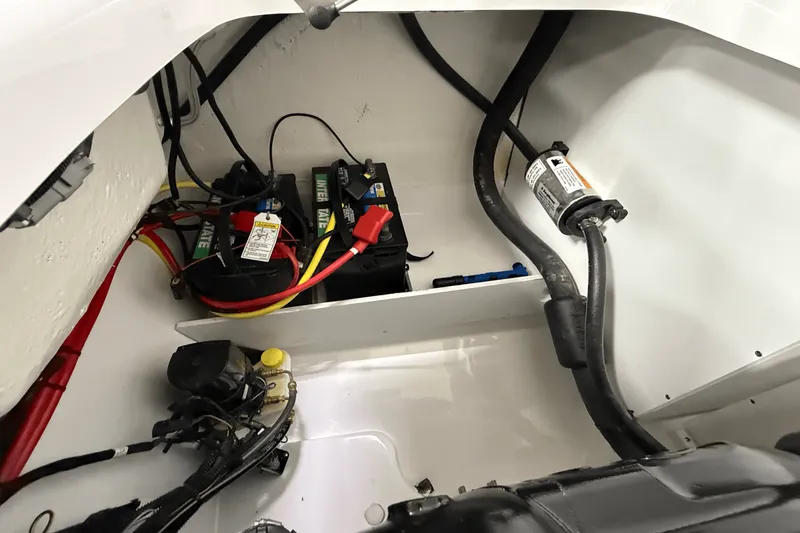 Slide: The Image of Four Winns HD3 2025 - 28