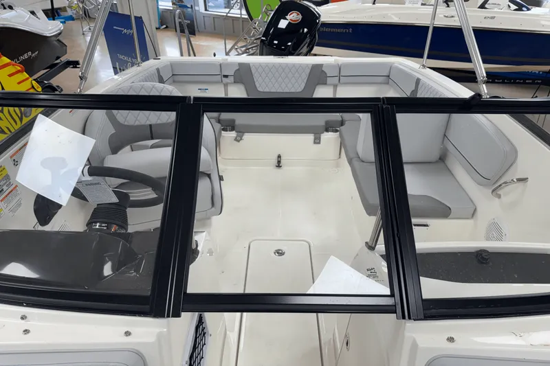 Slide: The Image of Bayliner VR4OB 2025 - 6