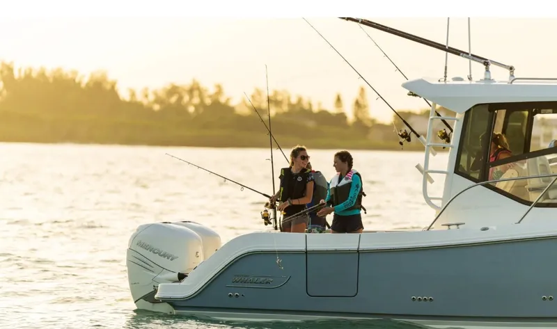 The Image of Boston Whaler 325 Conquest 2027 - 0
