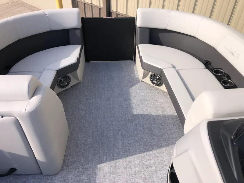 Slide: The Image of Harris 210 Cruiser 2025 - 10