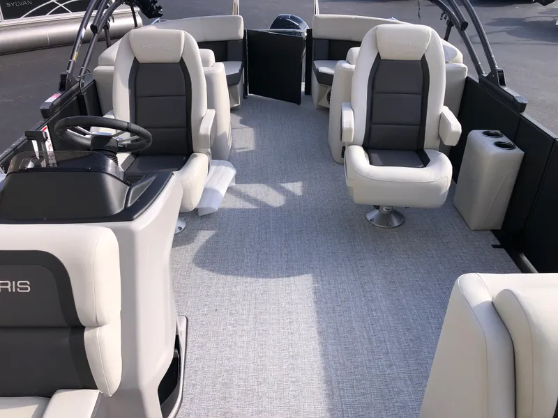 Slide: The Image of Harris 210 Cruiser 2025 - 13