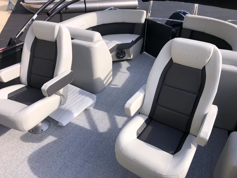 Slide: The Image of Harris 210 Cruiser 2025 - 14