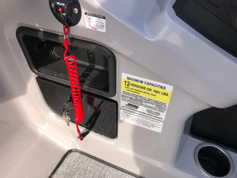 Slide: The Image of Harris 210 Cruiser 2025 - 15