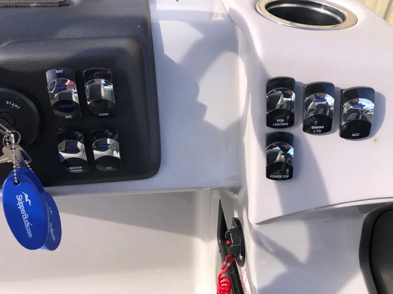 Slide: The Image of Harris 210 Cruiser 2025 - 16