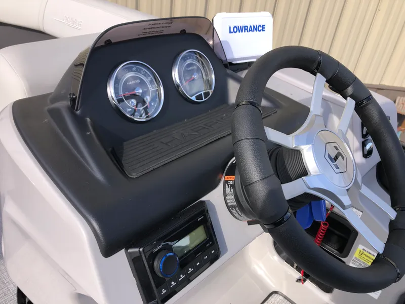 Slide: The Image of Harris 210 Cruiser 2025 - 17