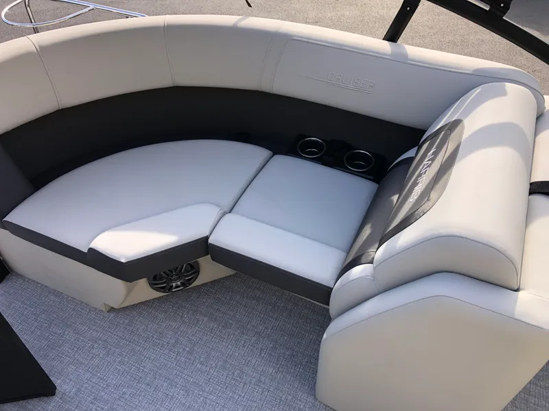 Slide: The Image of Harris 210 Cruiser 2025 - 19