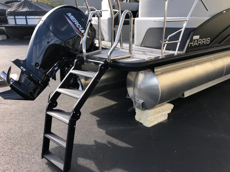 Slide: The Image of Harris 210 Cruiser 2025 - 4