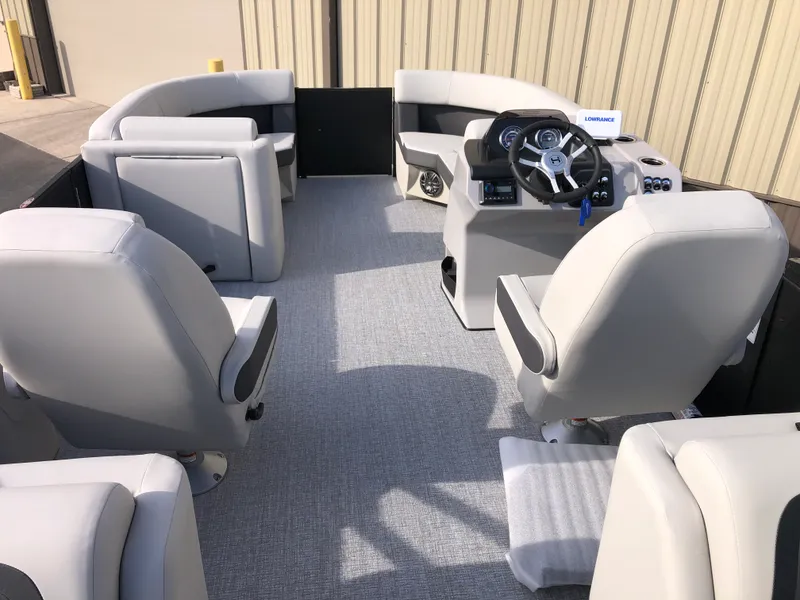 Slide: The Image of Harris 210 Cruiser 2025 - 7