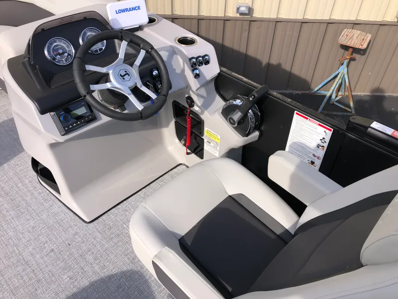 Slide: The Image of Harris 210 Cruiser 2025 - 9