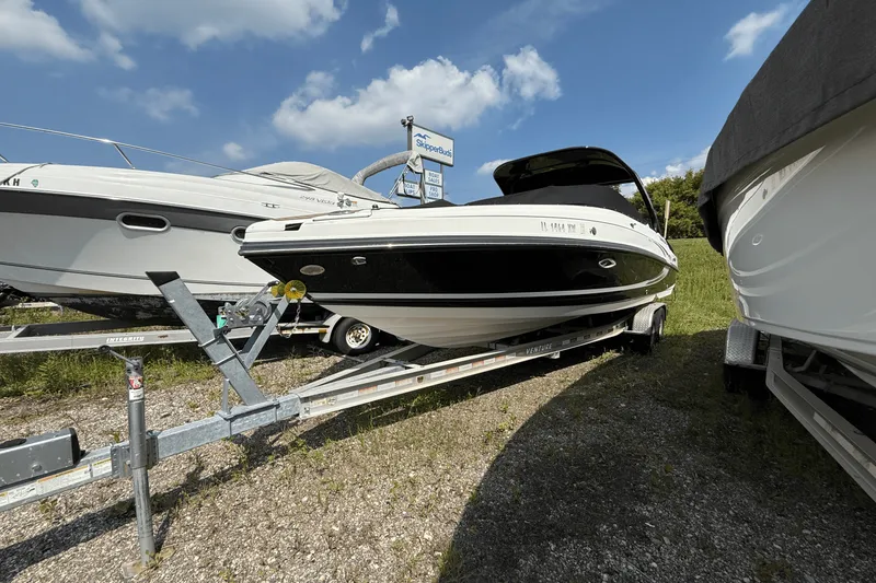 The Image of Rinker CAPTIVA 276BR 2015 - 0