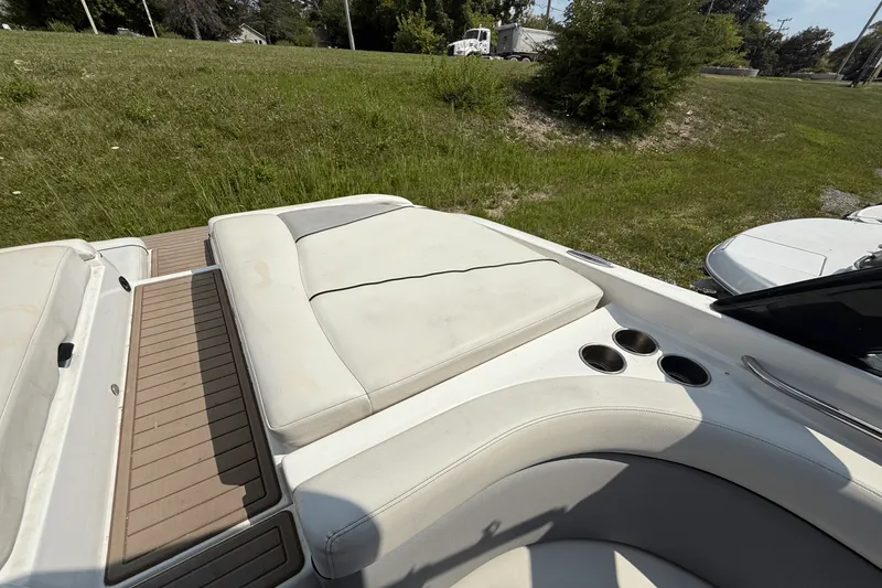 Slide: The Image of Rinker CAPTIVA 276BR 2015 - 7