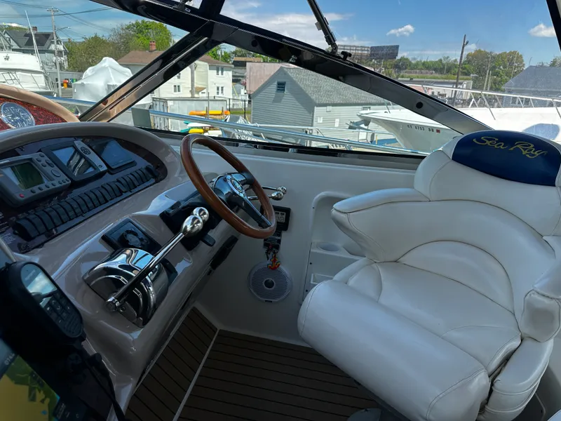 Slide: The Image of Sea Ray 380 Sundancer 2003 - 23