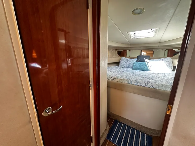 Slide: The Image of Sea Ray 380 Sundancer 2003 - 49
