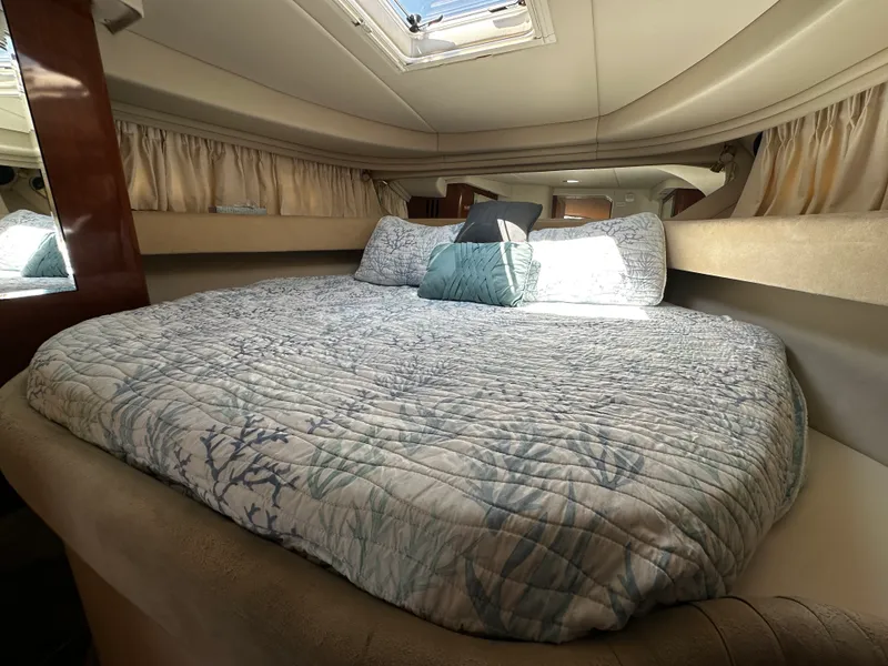 Slide: The Image of Sea Ray 380 Sundancer 2003 - 50