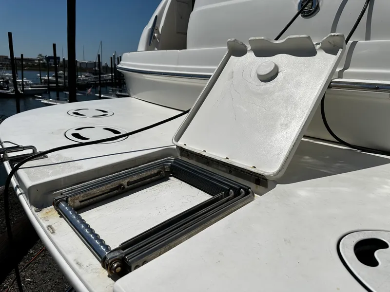 Slide: The Image of Sea Ray 380 Sundancer 2003 - 9
