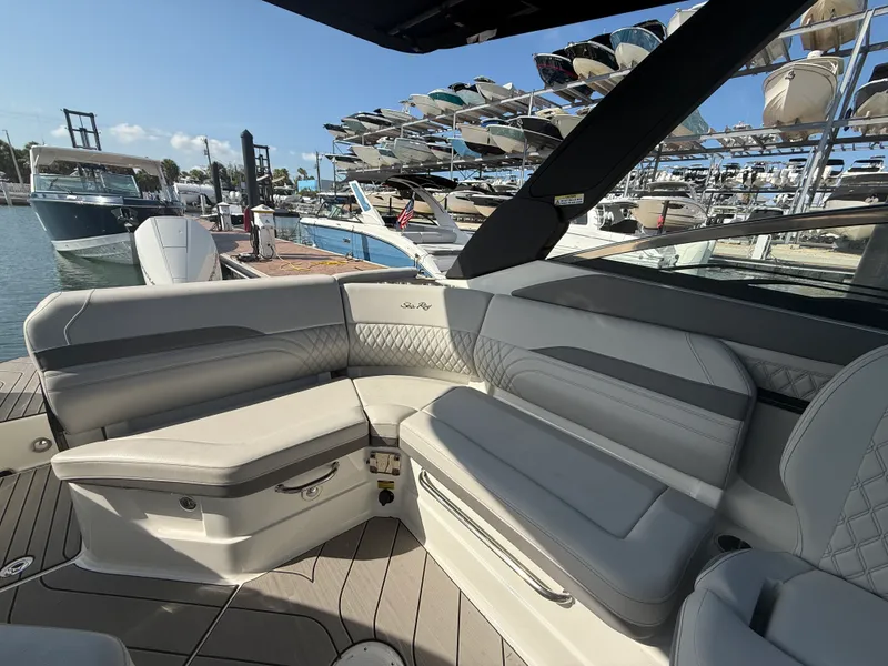Slide: The Image of Sea Ray SLX 260 Outboard 2026 - 14