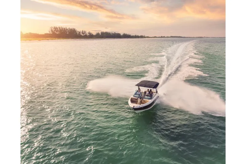 Slide: The Image of Sea Ray SLX 260 Outboard 2026 - 7